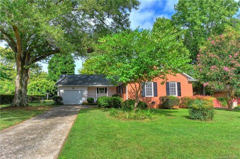 1525 Redcoat Drive