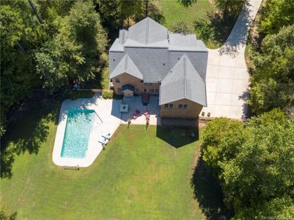 8121 Cane Pointe Lane sold home in Cane Pointe, Waxhaw, NC