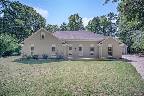 2903 Heathcroft Court