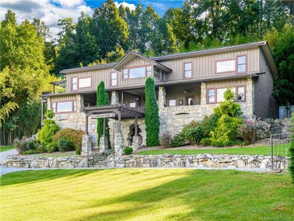 253 Indian Cave Park Road sold home in Indian Cave Park, Hendersonville, NC