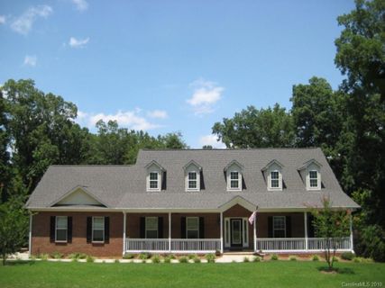 2804 Arrowwood Lane
