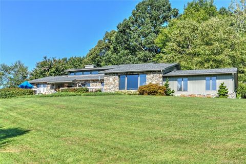 8 Chantilly Place