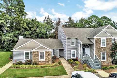 1863 Fairlawn Court