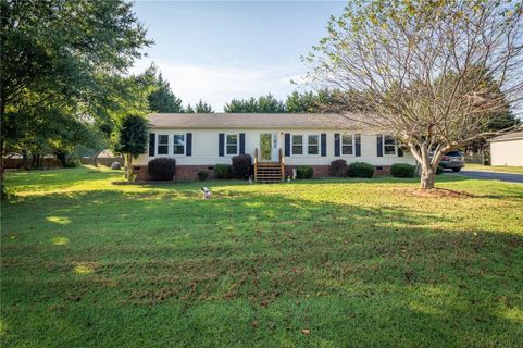 100 Grand Acres Lane sold home in Grand Acres, Maiden, NC