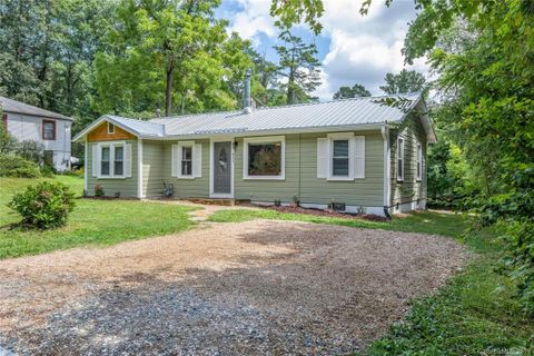811 Ashley Lane sold home in Oakwood Terrace, Hendersonville, NC