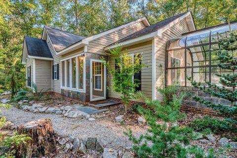 1004 Mcintyre Road