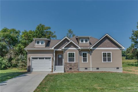 148 Freedom Road sold home in Floral Woods, Hendersonville, NC