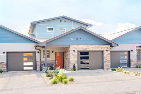 207 Josephine Lane