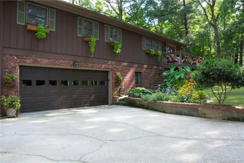 208 Brown Road sold home in Rugby Meadows, Hendersonville, NC