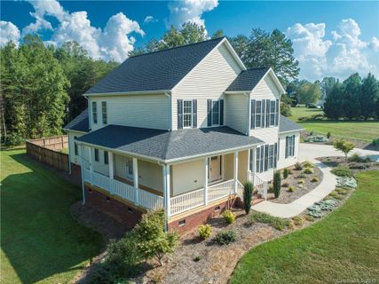 1222 Kingsway Drive