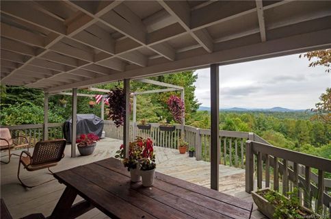 43 N Marley Drive sold home in Butt Mountain Estates, Flat Rock, NC