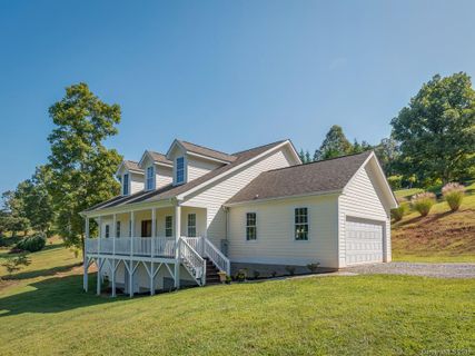 82 Ivy Meadows Drive sold home in Ivy Meadows, Weaverville, NC