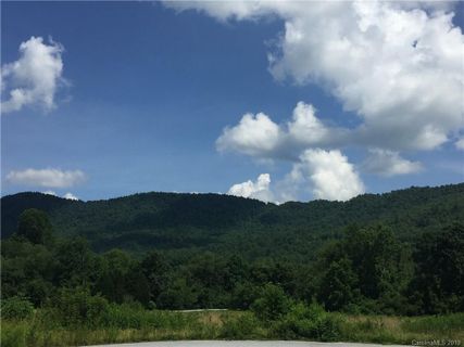 106 Walnut Valley Lane 7 sold home in Red Maple Farms, Hendersonville, NC