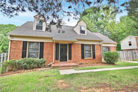 1323 Woodberry Road
