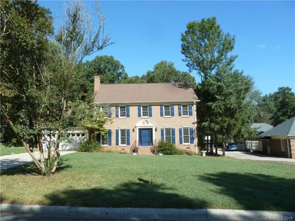 9001 Peyton Randolph Drive sold home in Williamsburg Raintree, Charlotte, NC