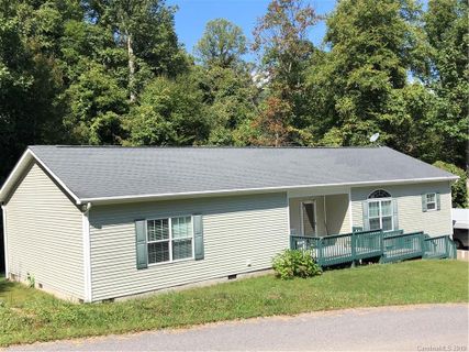 326 Inglewood Cove Road sold home in Country Place Of Waynesville, Waynesville, NC