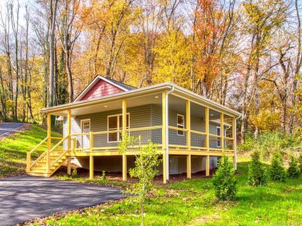81 Prevost Street sold home in Morningside, Waynesville, NC