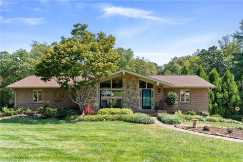3520 4th Street Boulevard sold home in Northmoor, Hickory, NC