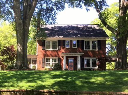82 Washington Lane