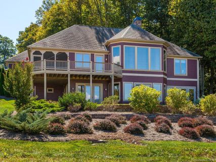 21 Ashmeade Cove Road sold home in Smith Knolls, Fairview, NC