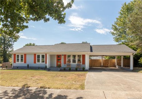 1401 Whisnant Street