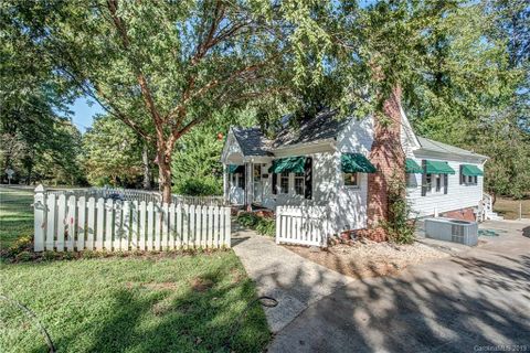 502 Dunham Road