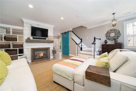 9439 Bonnie Briar Circle