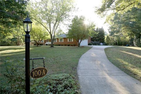 100 Willow Road A