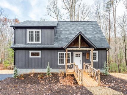 103 Garren Shady Way sold home in Garren Woods Estates, Fairview, NC