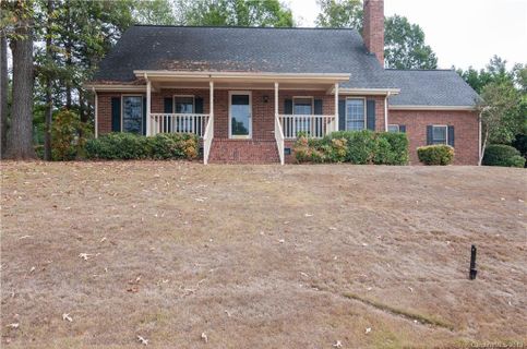 2512 Barrington Court