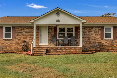3923 Windwood Drive