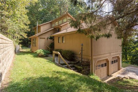 3 Steeplechase Court