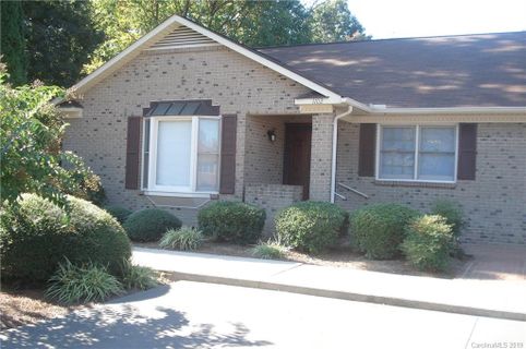 1102 Ravenwood Court