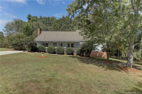 1652 Brook Drive