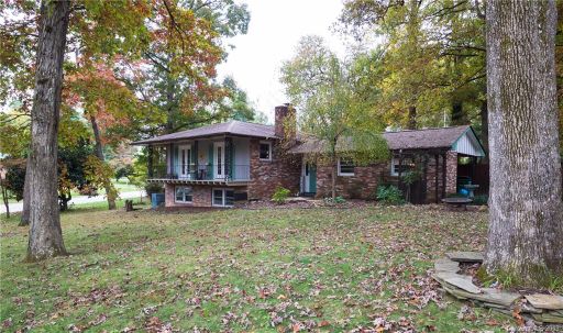 206 S Hillandale Drive sold home in Hillandale, East Flat Rock, NC