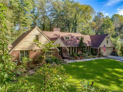 387 Evergreen Street L056