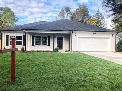 7825 Chestnut Ridge Drive