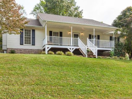 51 Mayfair Drive