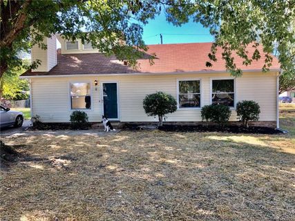 1141 Doris Circle
