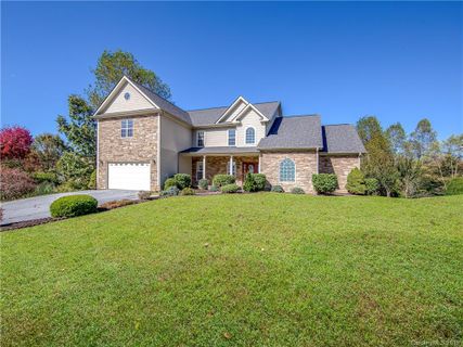34 Drakes Meadow Lane sold home in Drakes Meadow, Arden, NC
