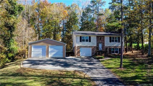 1047 Fox Run Circle sold home in Old Farm, Concord, NC