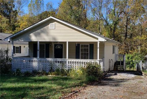 8 Trade Street sold home in Skyland Springs, Arden, NC