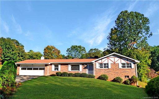 325 S Mcdowell Avenue sold home in Foxfire, Marion, NC