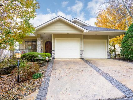 111 Distant View Drive sold home in The Views Of Asheville, Asheville, NC