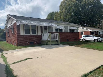 206 Mattoon Street sold home in Crestview, Charlotte, NC