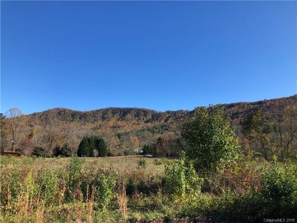151 Walnut Valley Lane sold home in RED MAPLE FARMS, Hendersonville, NC