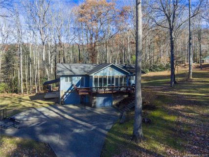 7 Hunting Lodge Drive sold home in Hunting Lodge Acres, Black Mountain, NC