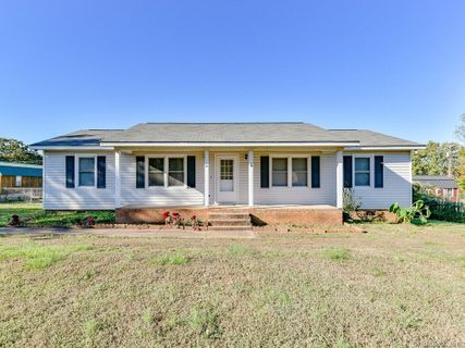 912 Edgehill Drive