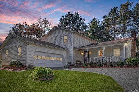 5328 Shoreview Drive