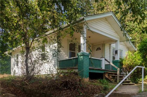18 Robindale Avenue
